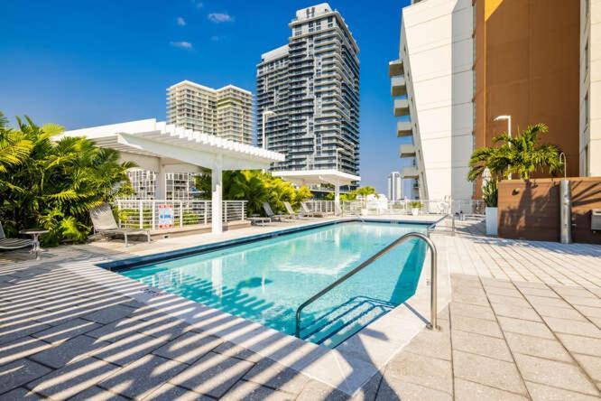 Vice - Midtown Pool And Parking Apartment