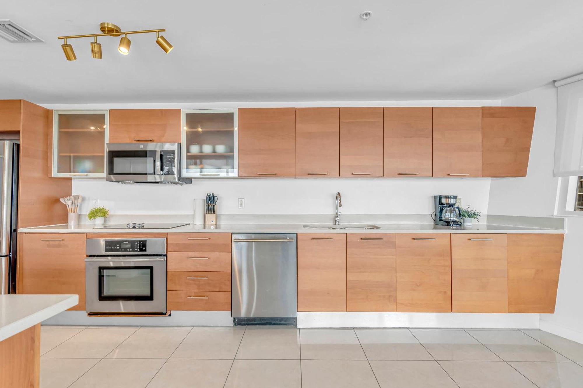 Vice - Midtown Pool And Parking Apartment *