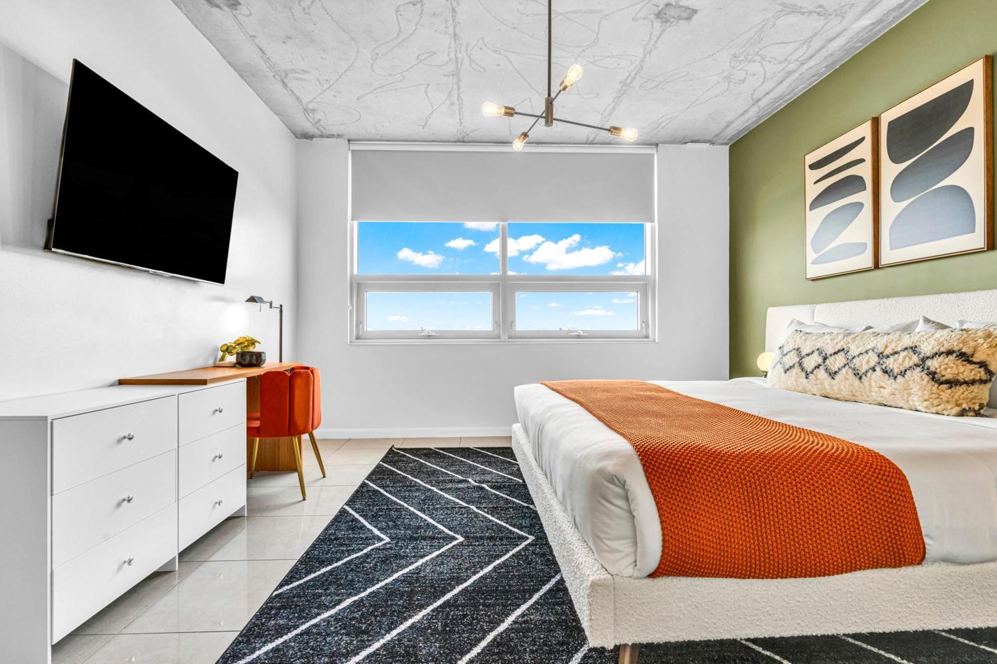 Vice - Midtown Pool And Parking Apartment